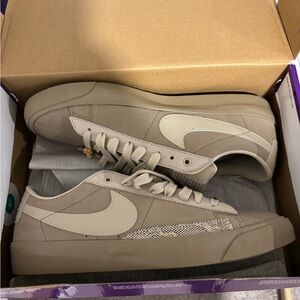 Nike Men's Tan and Cream Sneakers